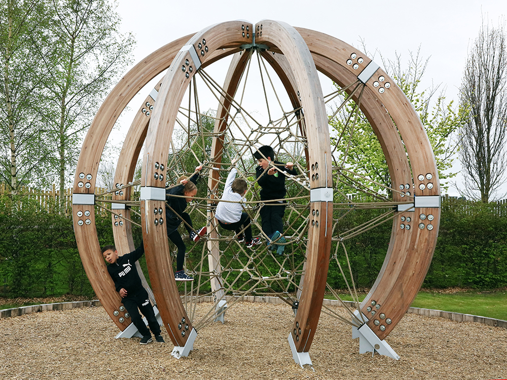 Natural spherical net climber with timber frame